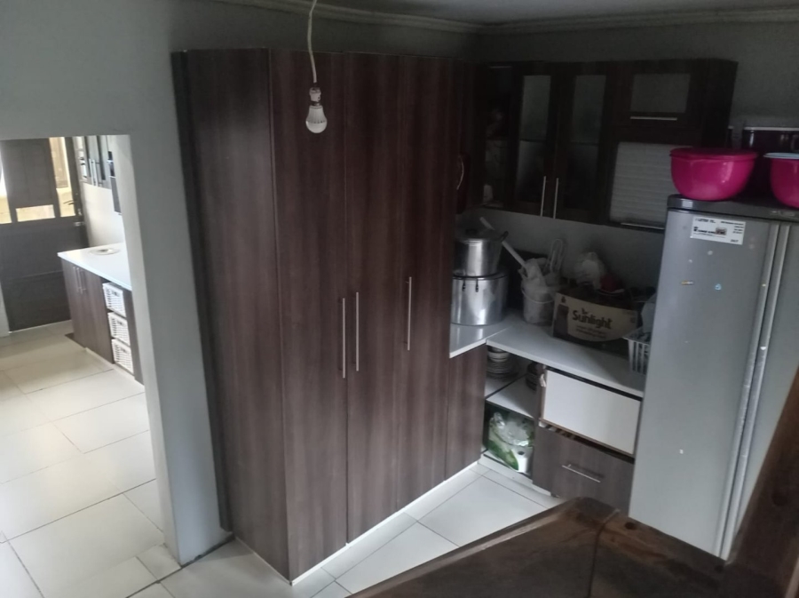 5 Bedroom Property for Sale in Scenery Park Eastern Cape